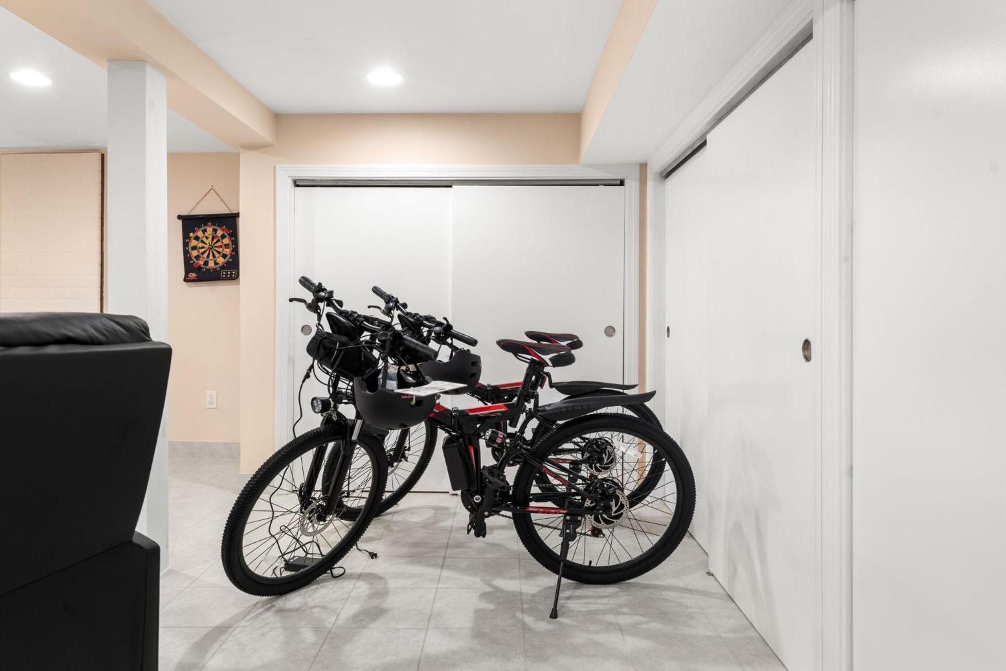 Hot Tub, Electric Bikes, Solo Stove, Projector, Smores Hébergement de vacances *