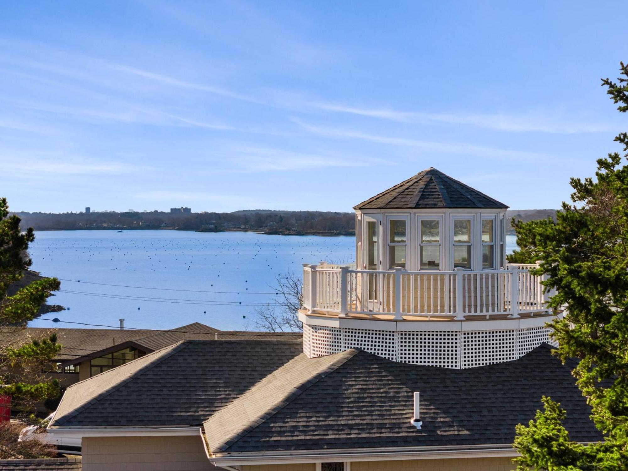 Hot Tub, Electric Bikes, Solo Stove, Projector, Smores Hébergement de vacances Marblehead