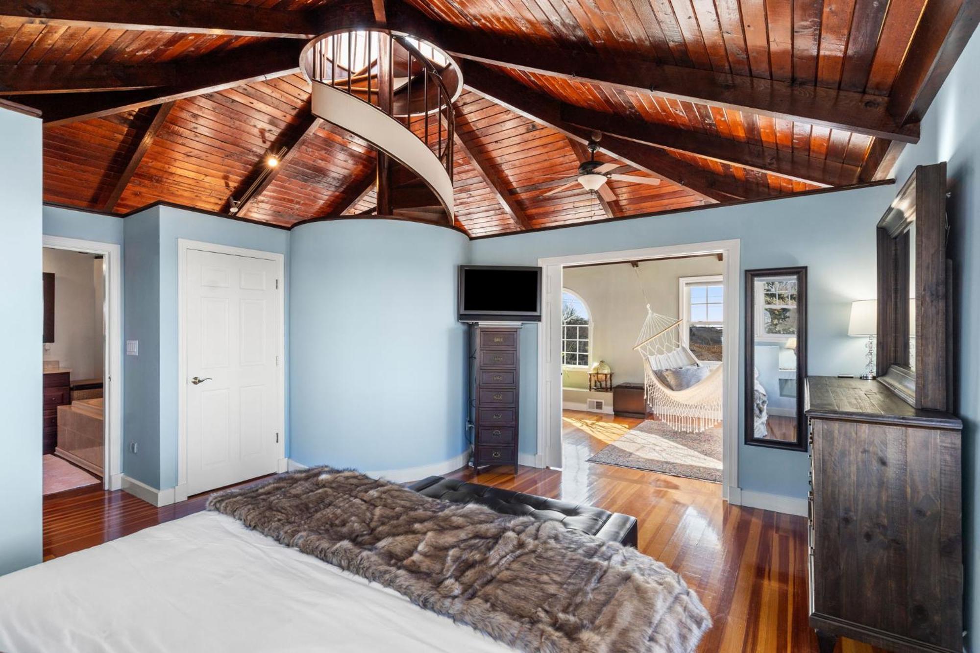 Hot Tub, Electric Bikes, Solo Stove, Projector, Smores Hébergement de vacances Marblehead